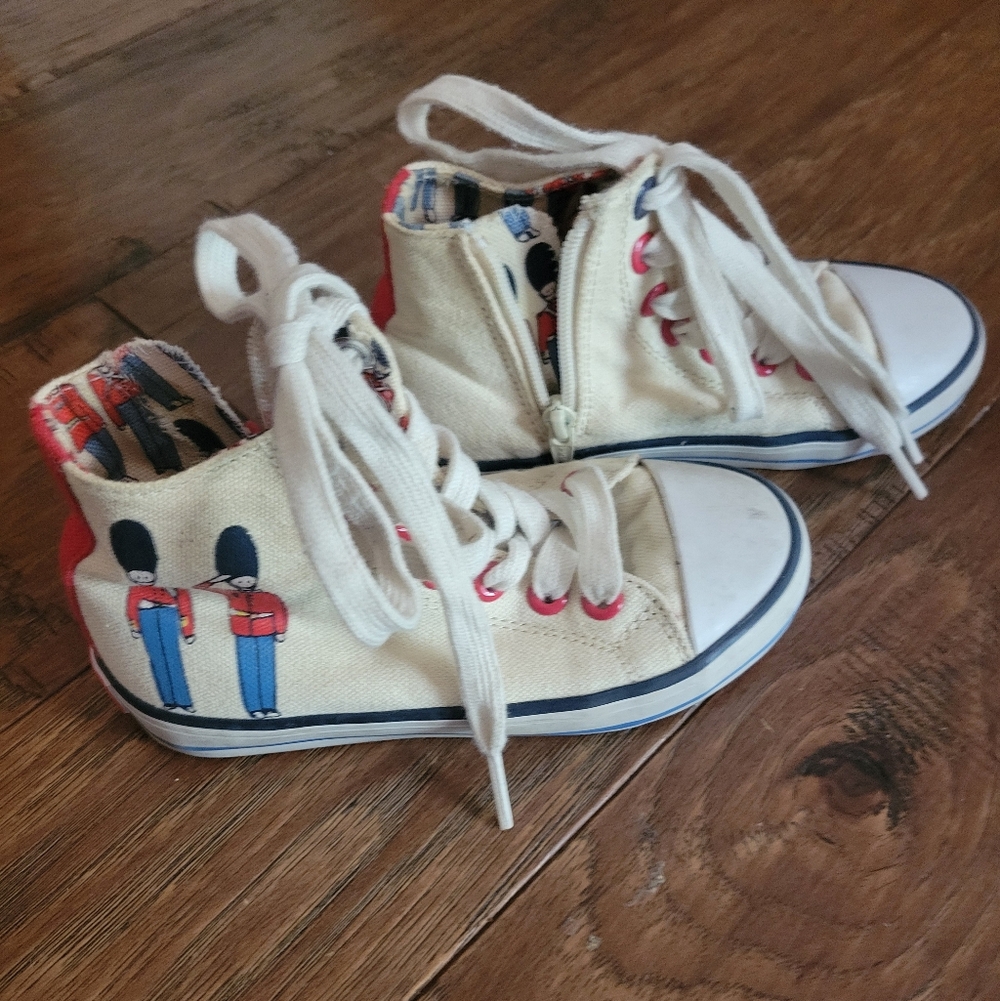 Kids High-Top Cath Kidston Canvas Sneakers with British Guards, size 9